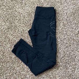 Black virus leggings